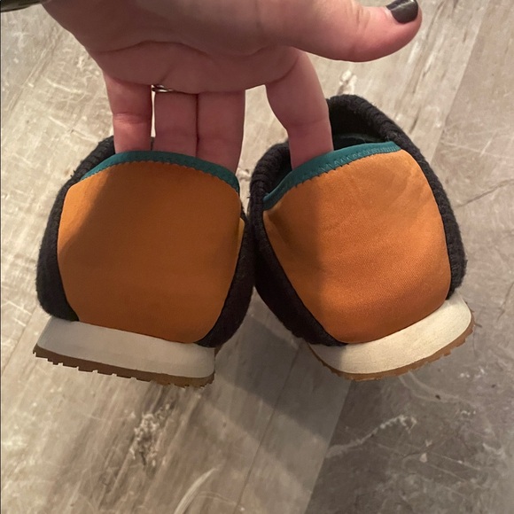 Women’s Teva Shoes - Picture 7 of 8